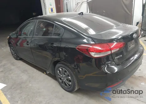 2017 Kia Forte Lx z USA, uszkodzony, nr VIN 3KPFK4A74HE141373